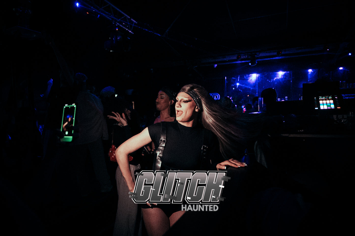 PHOTOS GLITCH : HAUNTED