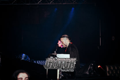 PHOTOS GLITCH : HAUNTED