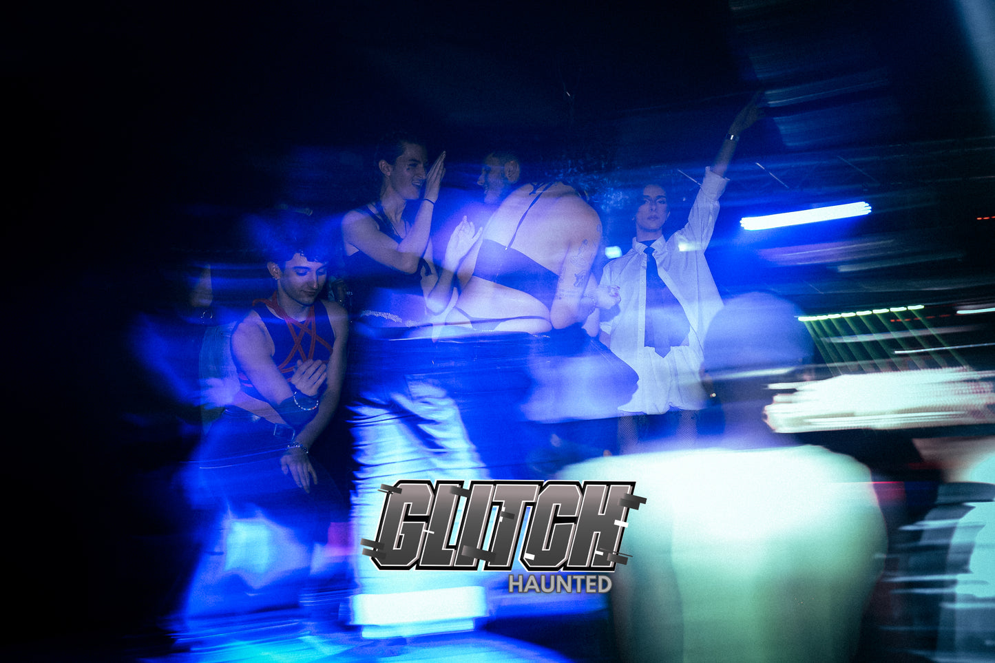 PHOTOS GLITCH : HAUNTED
