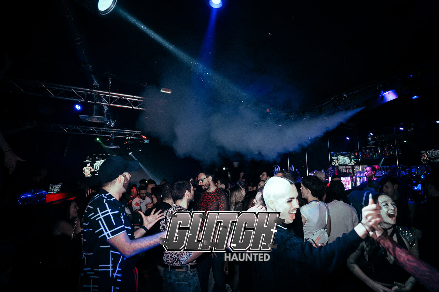 PHOTOS GLITCH : HAUNTED