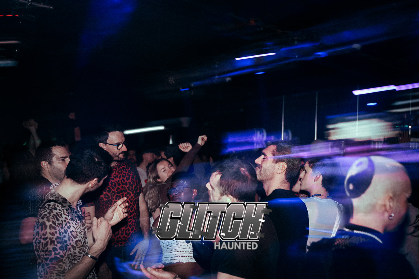 PHOTOS GLITCH : HAUNTED