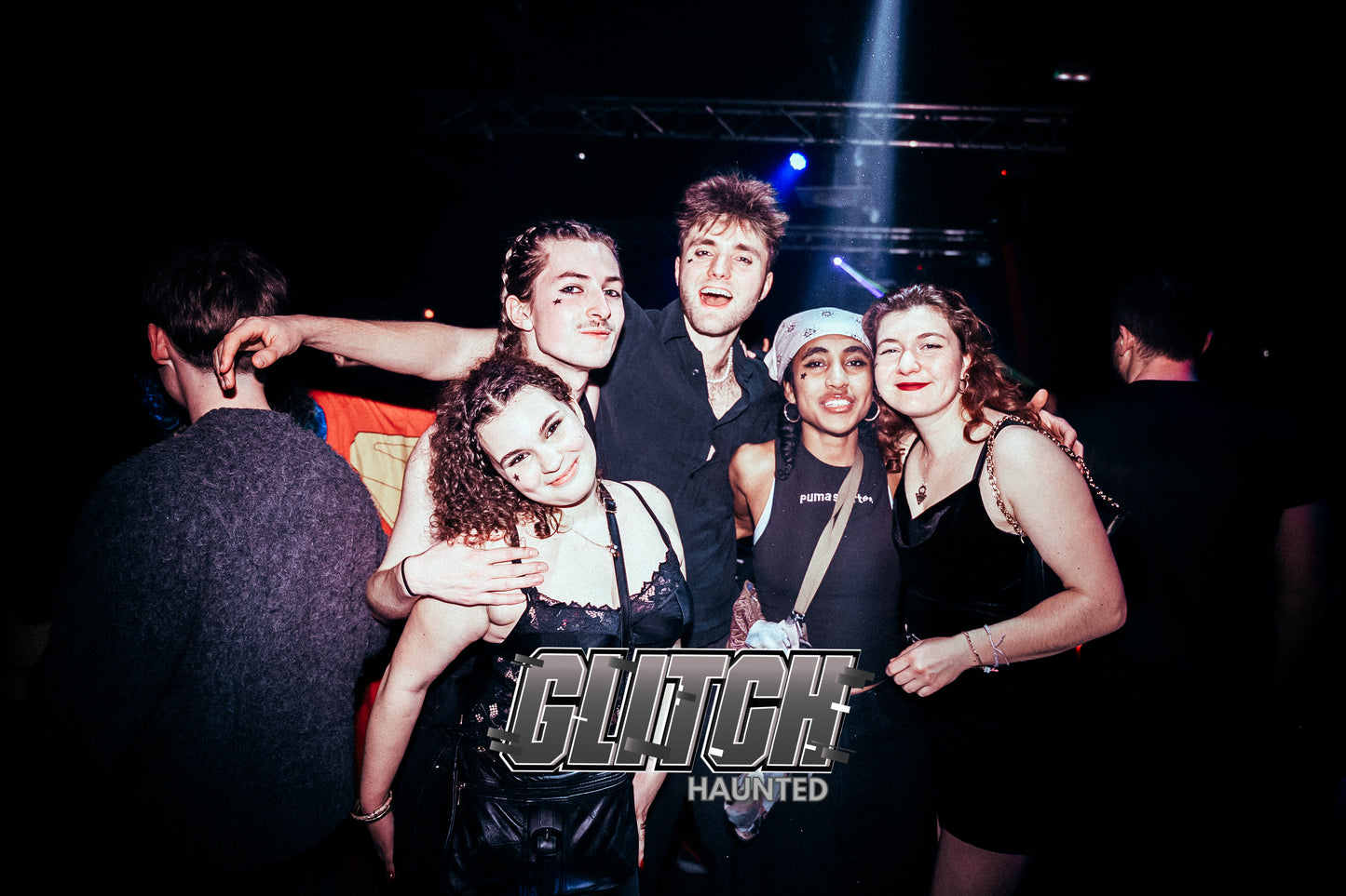 PHOTOS GLITCH : HAUNTED