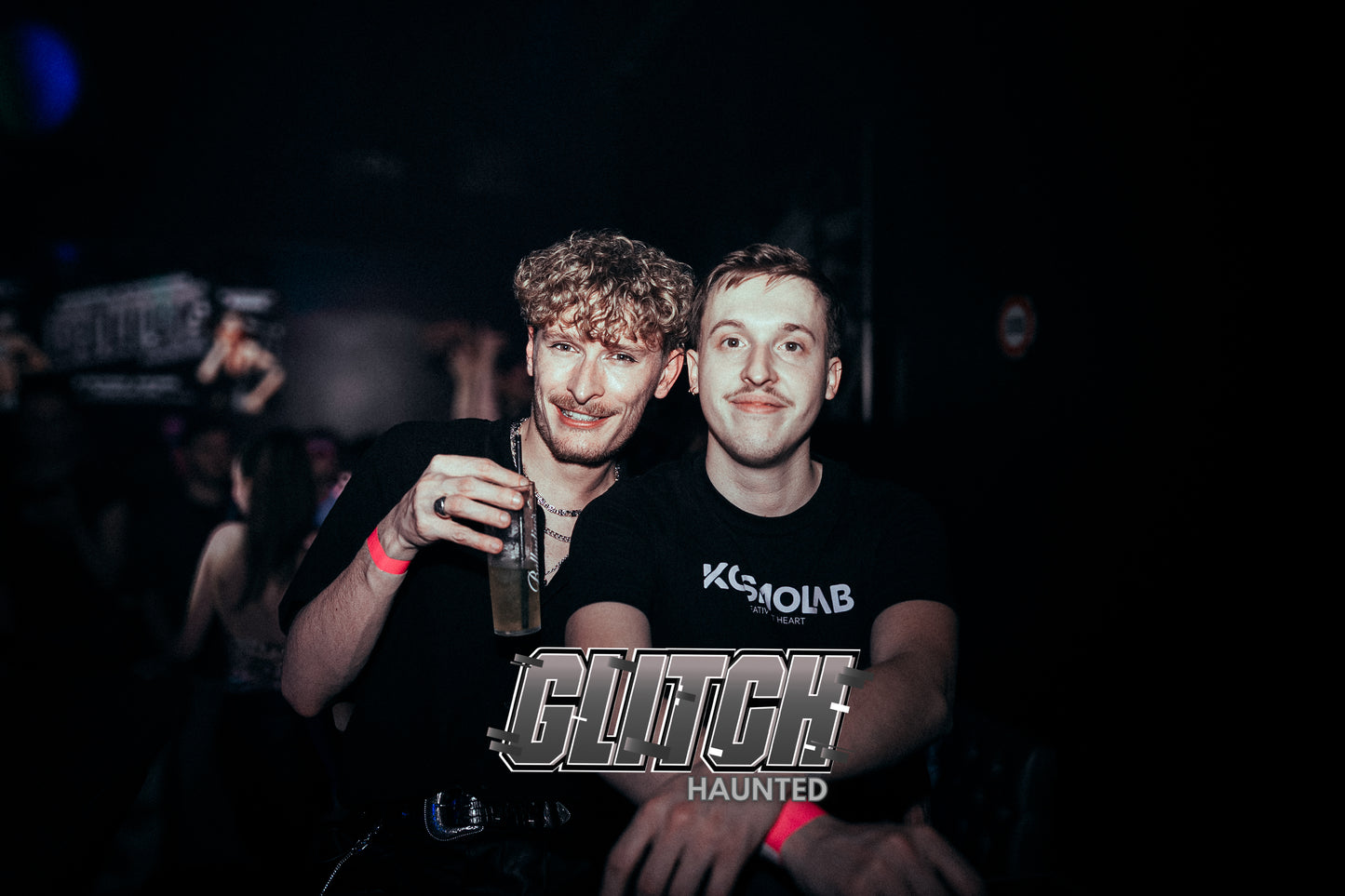 PHOTOS GLITCH : HAUNTED