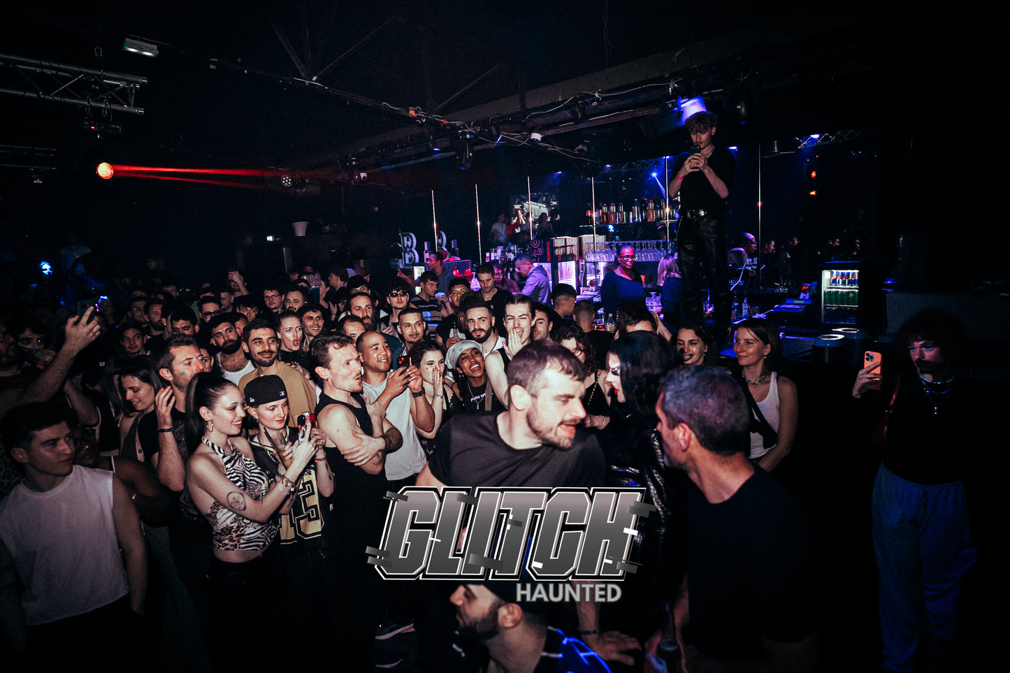 PHOTOS GLITCH : HAUNTED